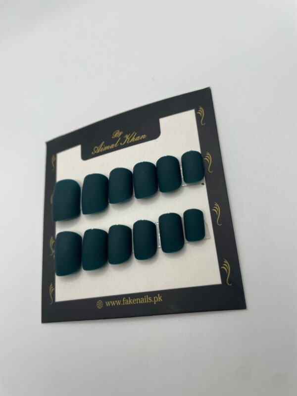 Dark Green Short Nails